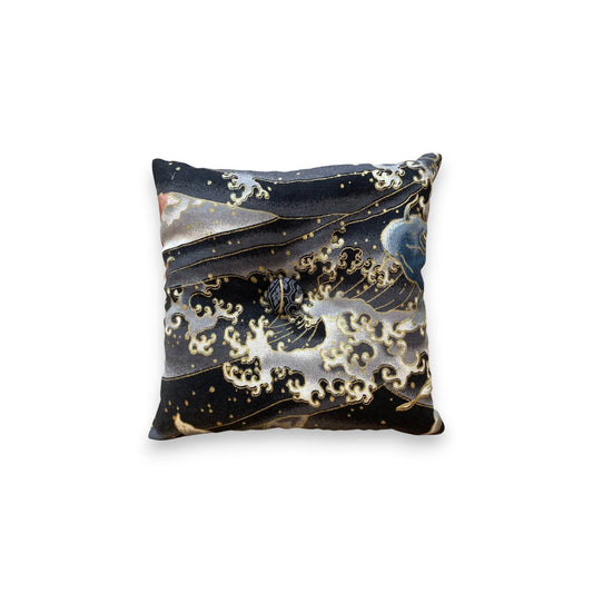 Coussin pour bol chantant – Dragon & vagues noires en tissu japonais